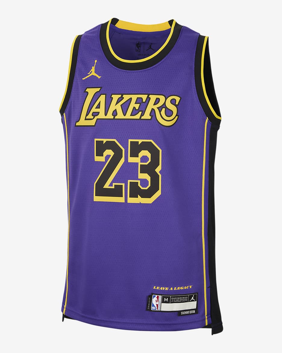 LeBron James Los Angeles Lakers Statement Edition Jordan Dri FIT NBA Swingman Trikot fur altere Kinder Jungen Nike DE